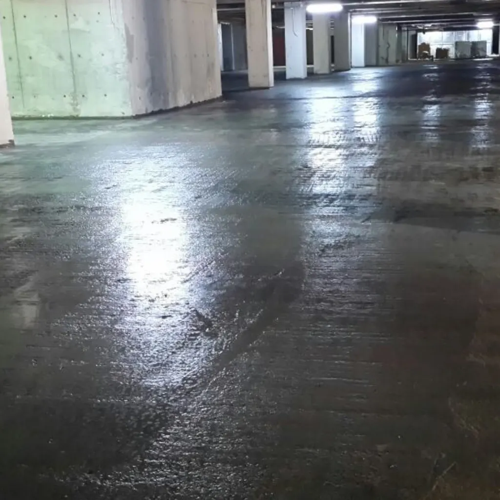 Kapalı otopark zeminine uygulanmış epoksi zemin kaplama